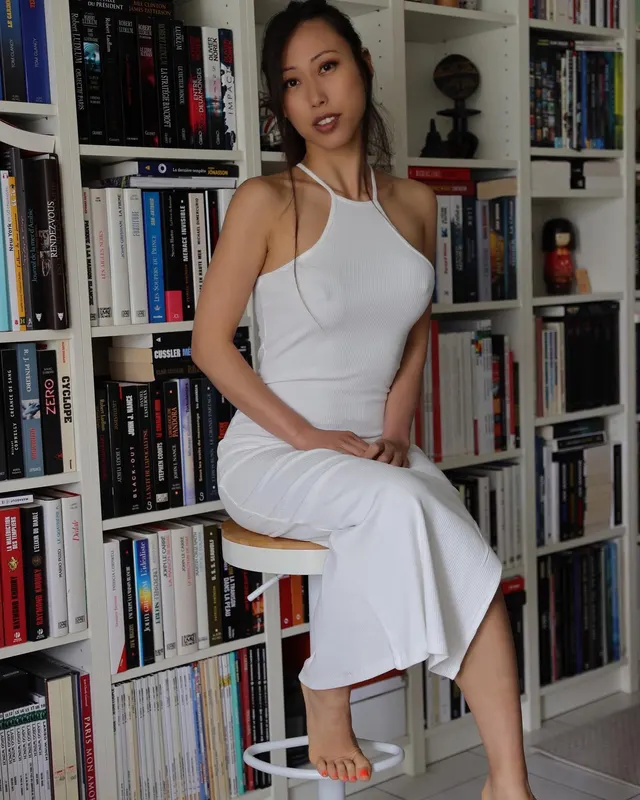 Do I look good in this dress?