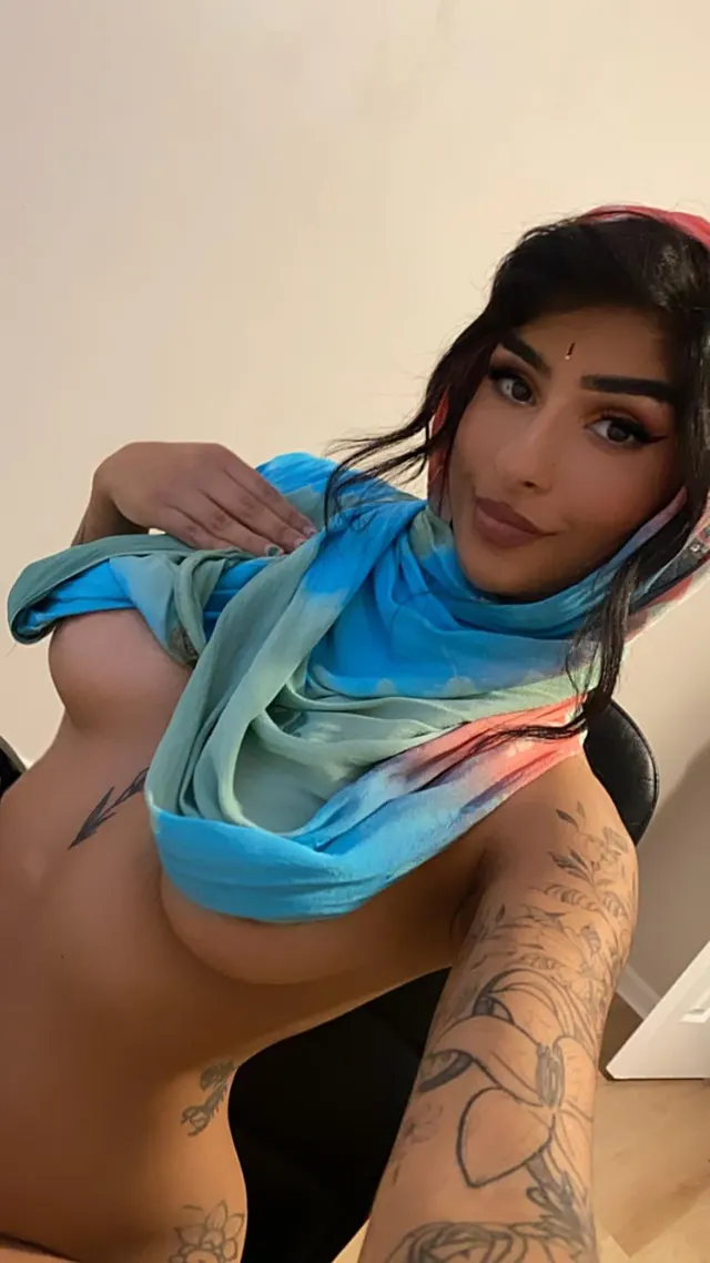 Would you breed me with my chunni on? 😼