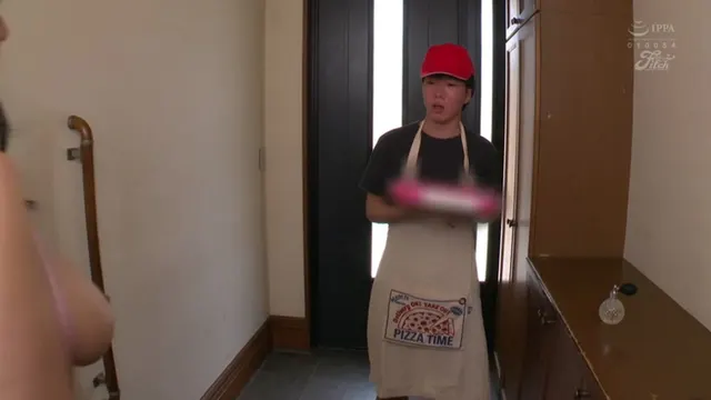 Shiori Tsukada | Juicy Milf Seduces The Pizza Boy(JUNY-135)