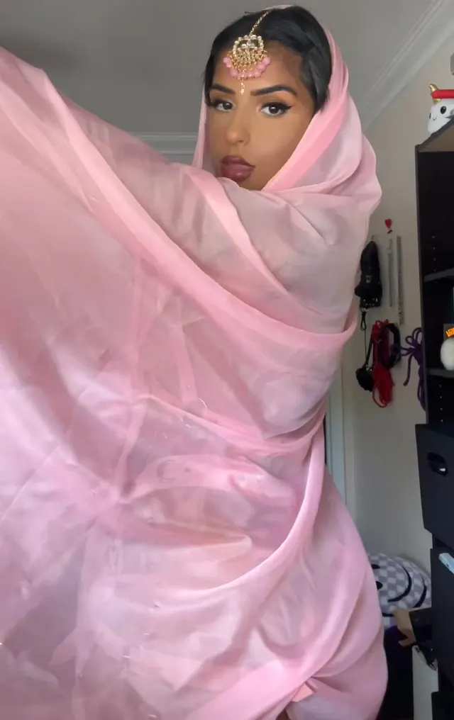 can i wear this in our first date or wait for the second? [f]