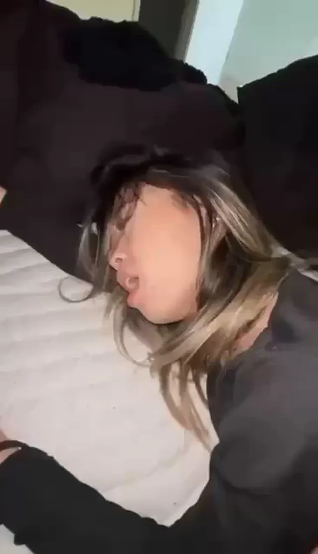 Stretching out this tight asian pussy