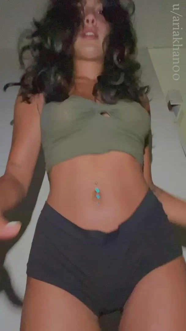 Would you put your head between these Pakistani thighs? (F)