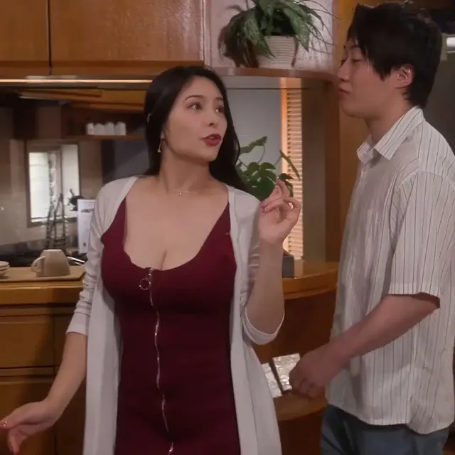 JUR-633 ~ I'm having an affair with my son's friend... I'm addicted to his love! ~ Meguri