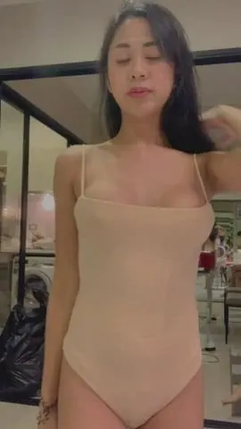 I want to fuck one lucky Redditor. Who wants to be the one? 😇