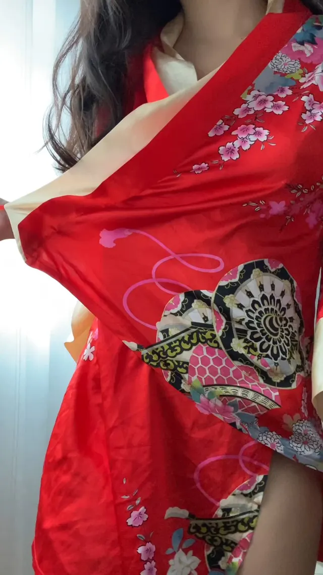 Quick vid before my roommate comes back