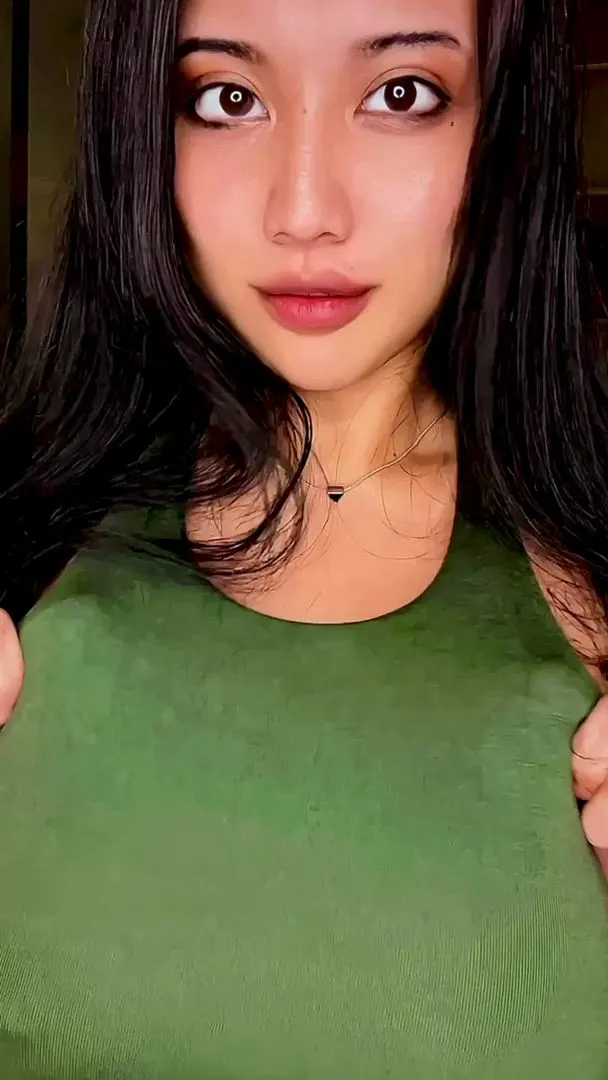 i promise i dont make these silly faces when i fuck just titty reveals ;)