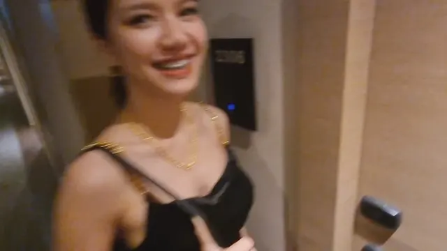 Taking an hottie to your hotel room [OC]