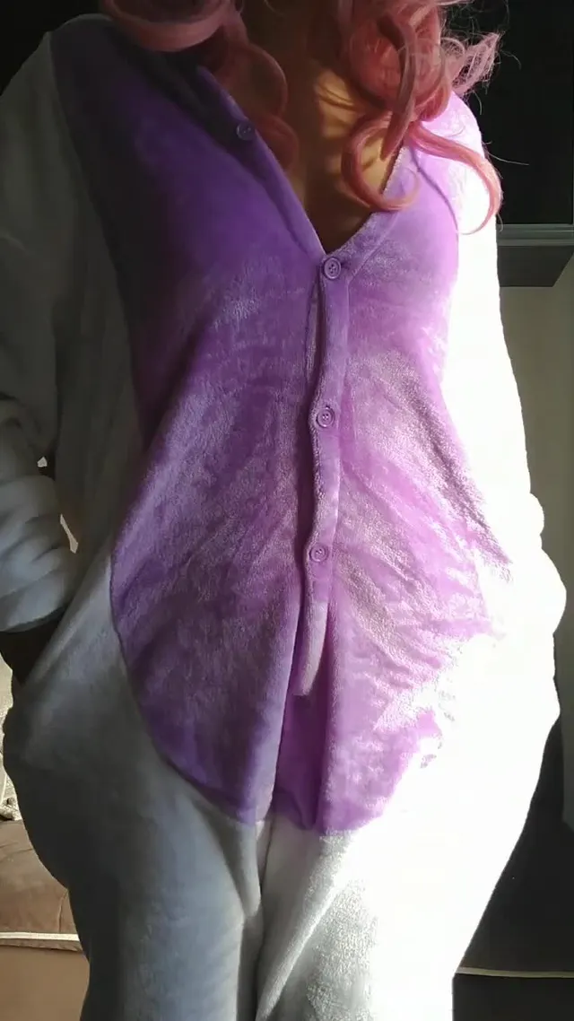 I will have a girl’s night this Friday and I think of wearing this